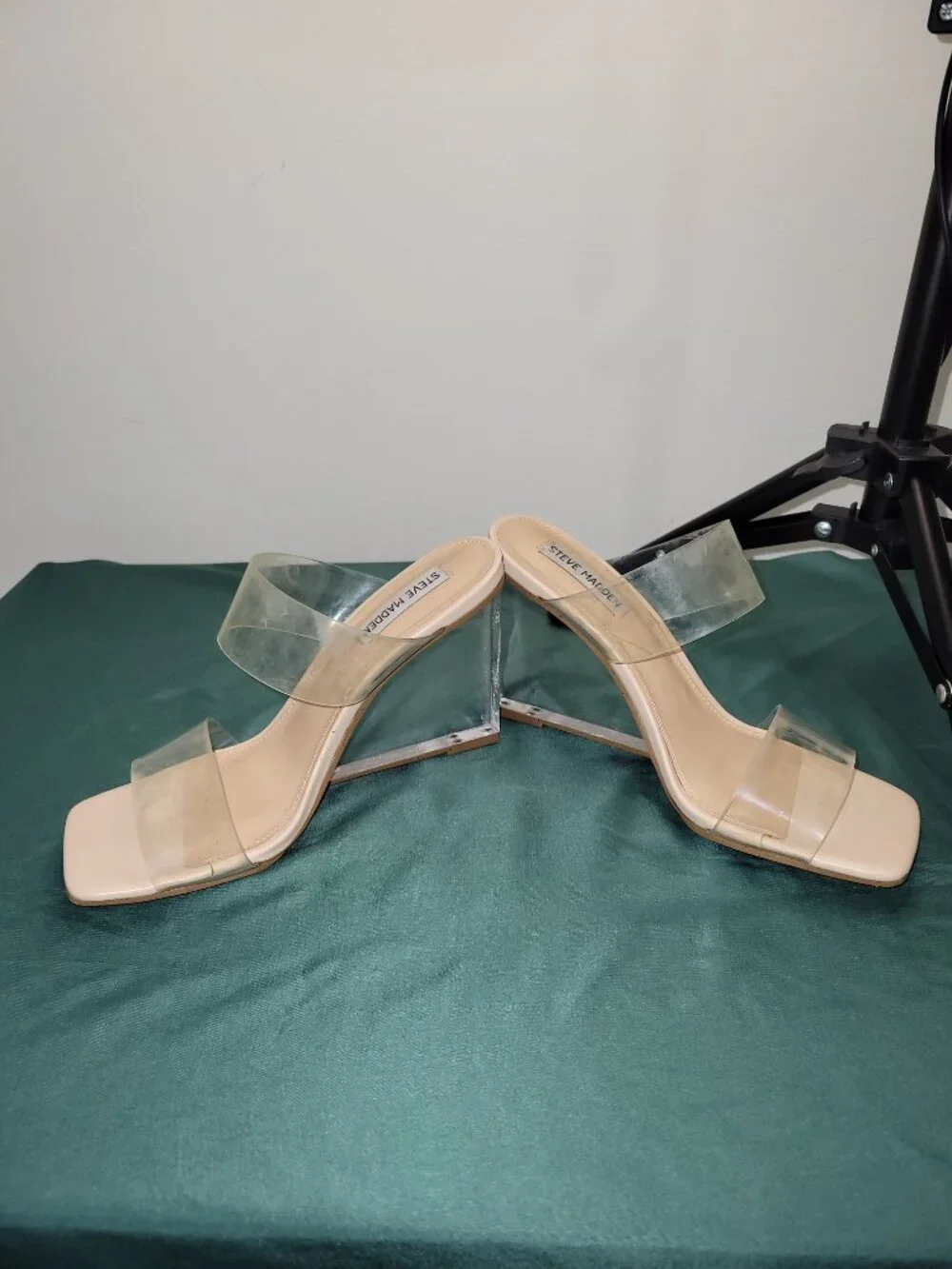 STEVE MADDEN CLEAR PLASTIC WEDGE SANDALS 8.5 LIKE NEW